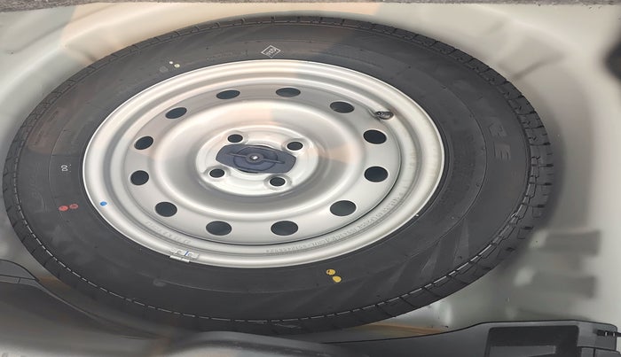 2023 Maruti Swift LXI, Petrol, Manual, 9,401 km, tyre