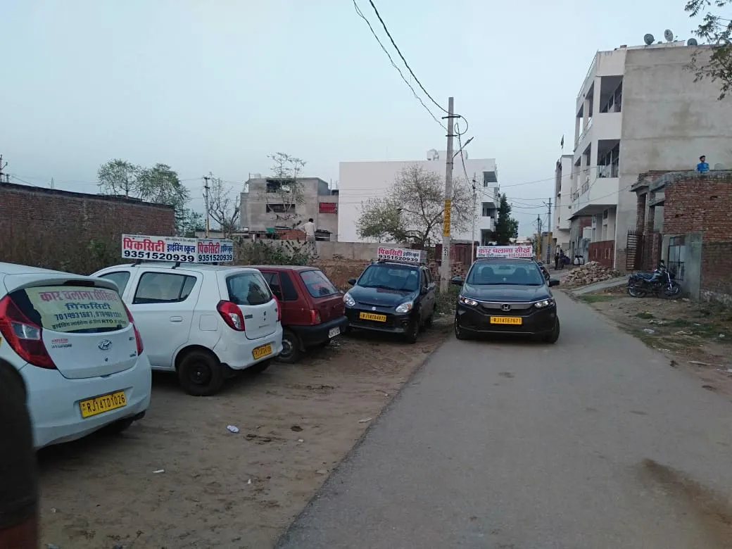 Pink City Motor Driving School-3