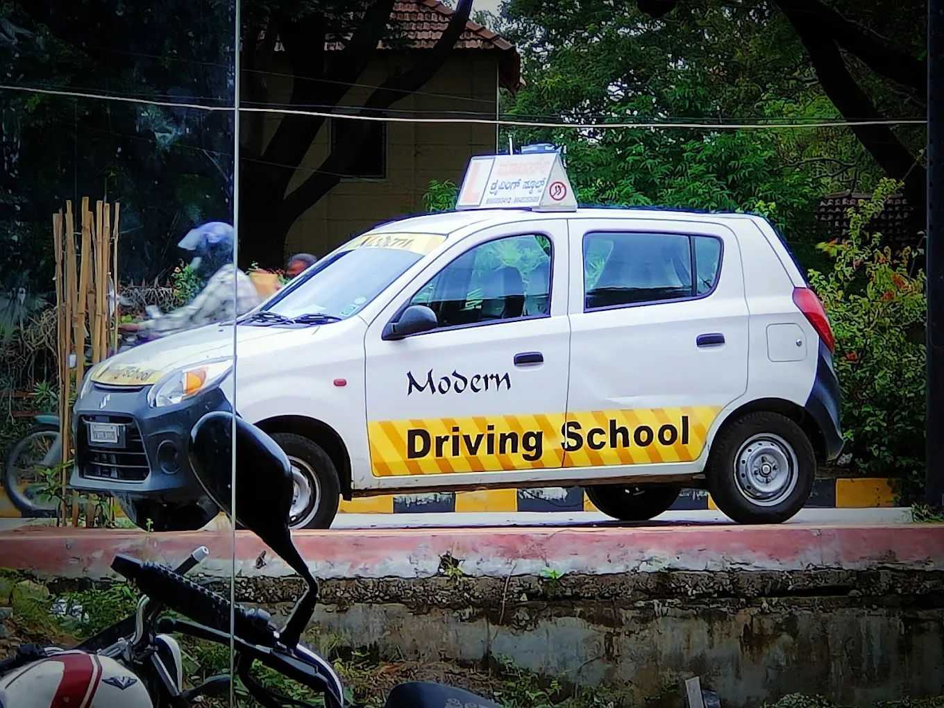 Modern Driving School-1