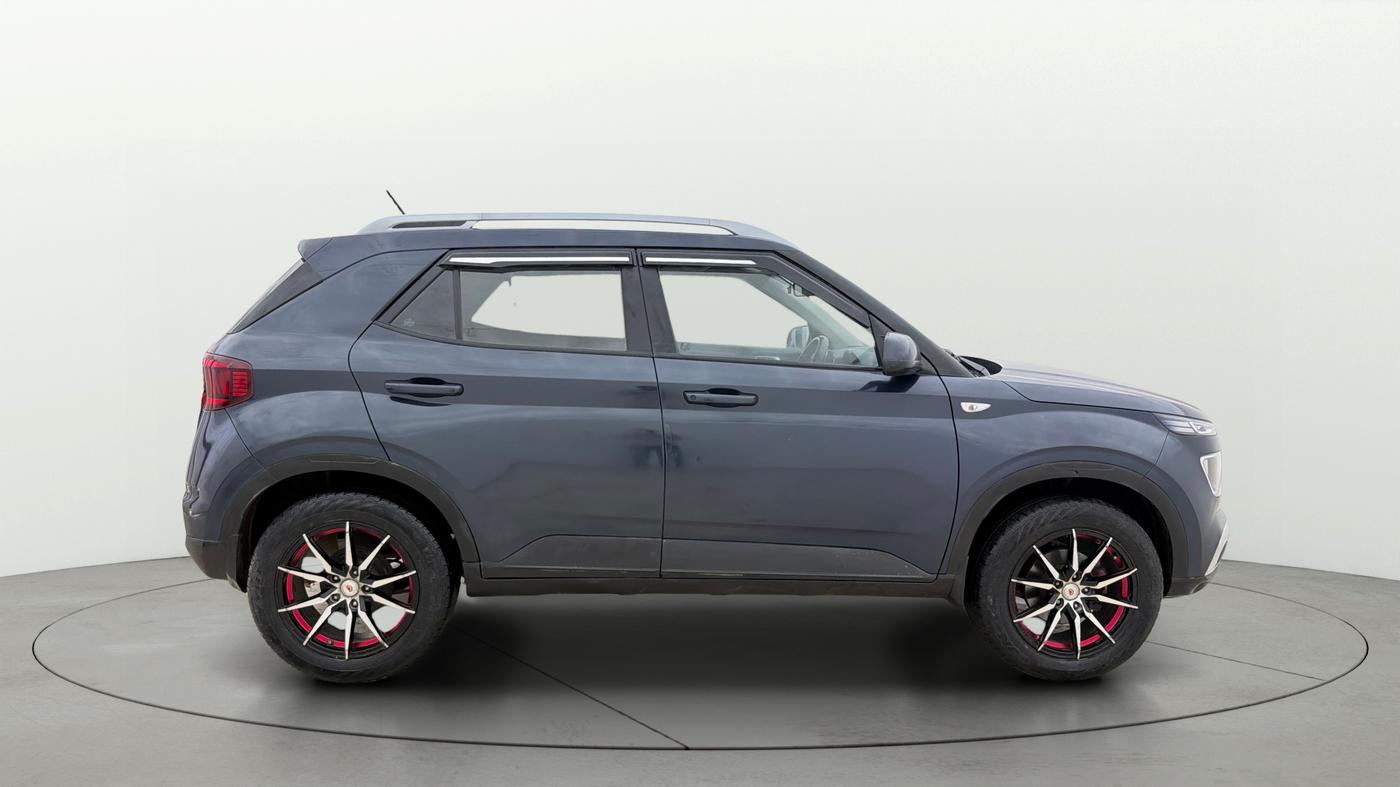 2021 Hyundai VENUE S 1.2, Petrol, Manual, 42,245 km, Right Side View