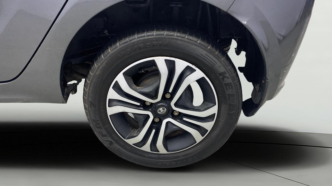 2024 Tata Tiago XT CNG, CNG, Manual, 53,209 km, Left Rear Wheel