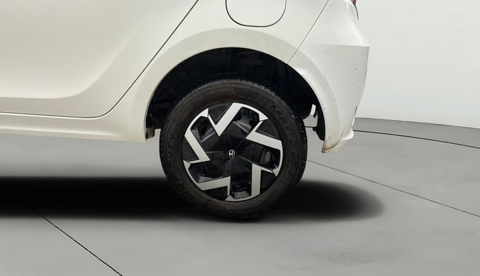 2025 Tata Tiago XM CNG, CNG, Manual, 3,036 km, Left Rear Wheel