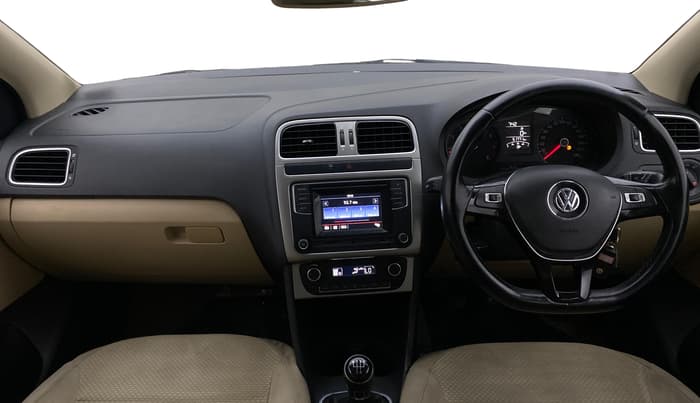 2017 Volkswagen Polo HIGHLINE1.2L, Petrol, Manual, 51,734 km, Dashboard