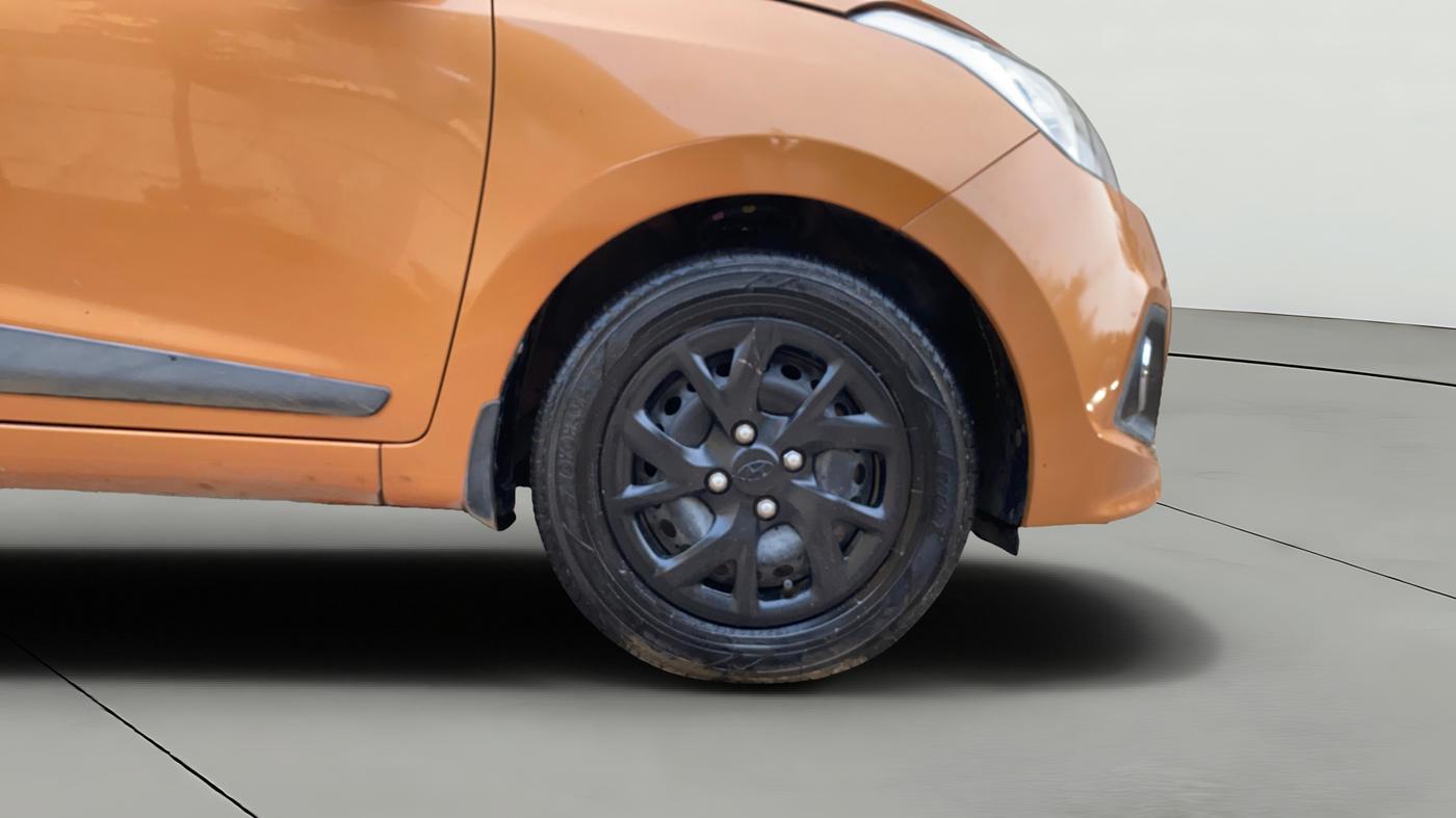 2016 Hyundai Grand i10 SPORTZ 1.2 KAPPA VTVT, Petrol, Manual, 39,920 km, Right Front Wheel