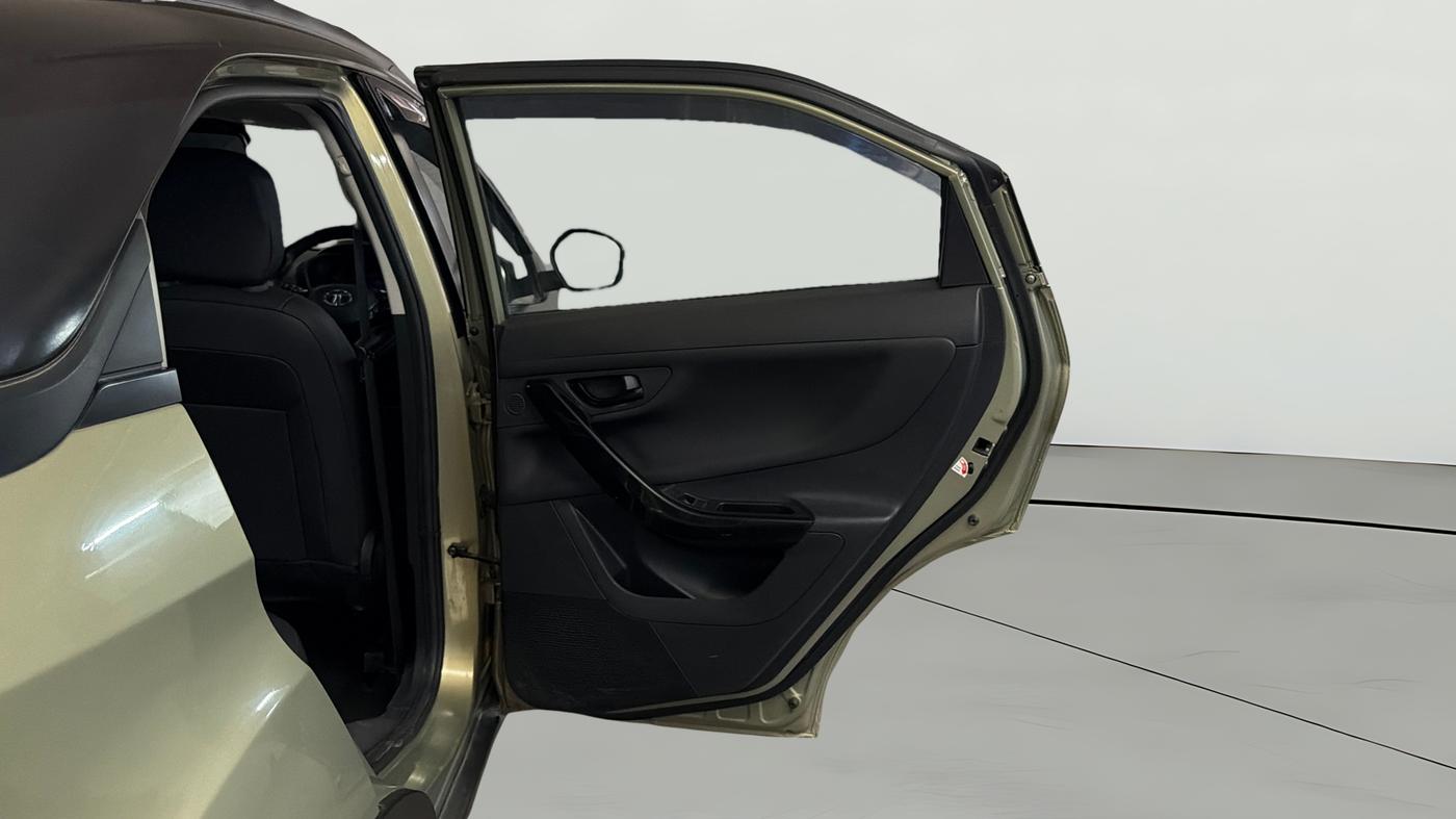 2023 Tata NEXON XZA PLUS LUX SUNROOF KAZIRANGA PETROL, Petrol, Automatic, 21,191 km, RHS Rear Door