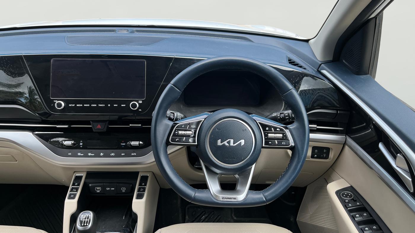 2024 KIA CARENS LUXURY PLUS 1.5 IMT PETROL, Petrol, Manual, 70,993 km, Steering Wheel Close Up