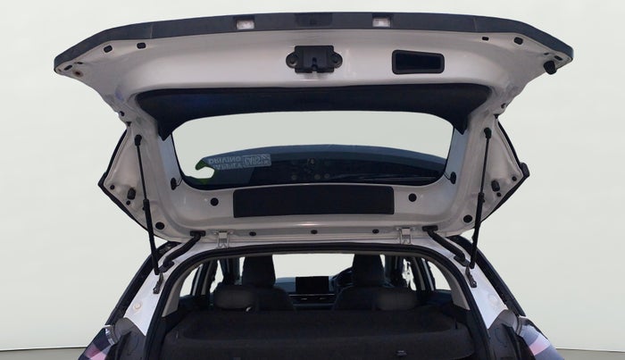 2025 Tata NEXON Fearless Plus (PS) 1.2 iCNG 6MT Dual Tone, CNG, Manual, 8,858 km, Boot Door Open