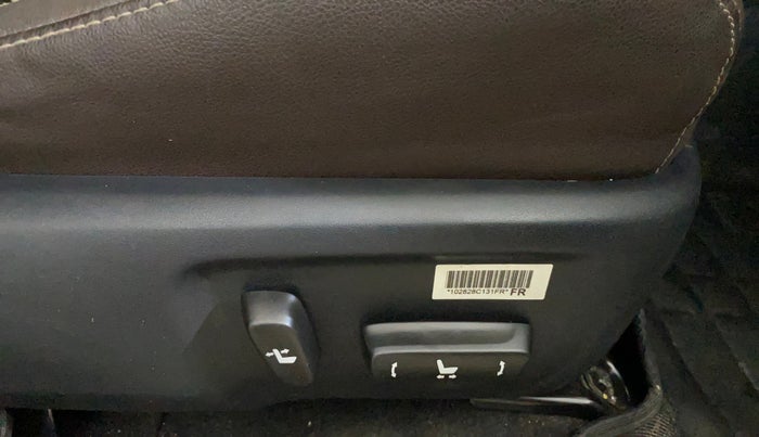 2018 Toyota Fortuner 2.8 4X2 AT, Diesel, Automatic, 52,828 km, Driver Side Adjustment Panel