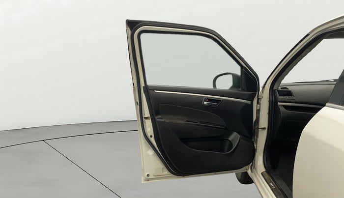 2013 Maruti Swift VXI, Petrol, Manual, 1,01,473 km, LHS Front Door