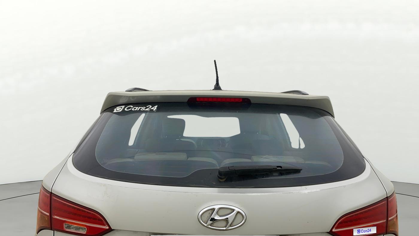 2014 Hyundai Santa Fe 4 WD AT, Diesel, Automatic, 1,45,736 km, Rear Windshield