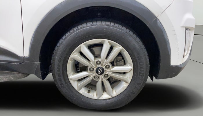 2017 Hyundai Creta SX PLUS 1.6 PETROL, Petrol, Manual, 99,808 km, Right Front Wheel