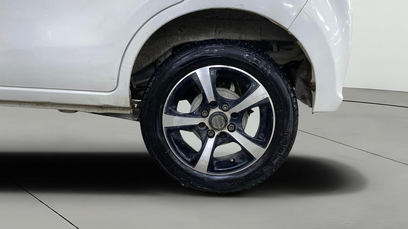 2016 Maruti Alto K10 VXI, Petrol, Manual, 50,625 km, Left Rear Wheel