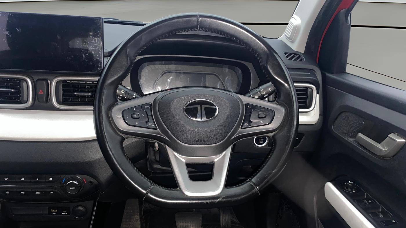 2025 Tata PUNCH Creative Plus (S) AMT, Petrol, Automatic, 19,349 km, Steering Wheel Close Up