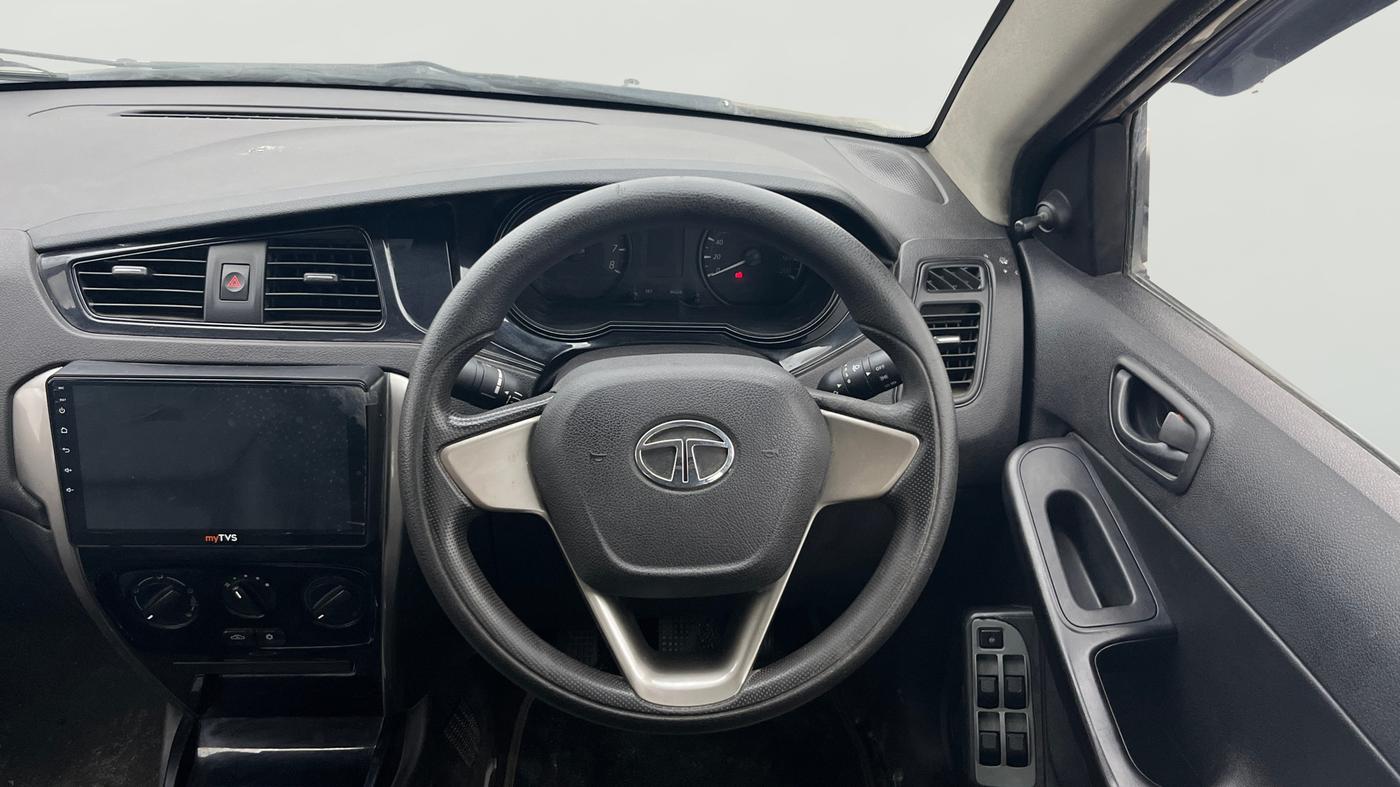 2015 Tata Bolt XE QUADRAJET, Diesel, Manual, 81,980 km, Steering Wheel Close Up