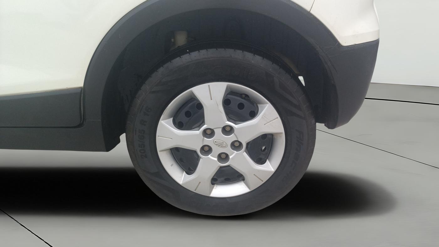 2019 Mahindra XUV300 W6 1.2 PETROL, Petrol, Manual, 53,743 km, Left Rear Wheel