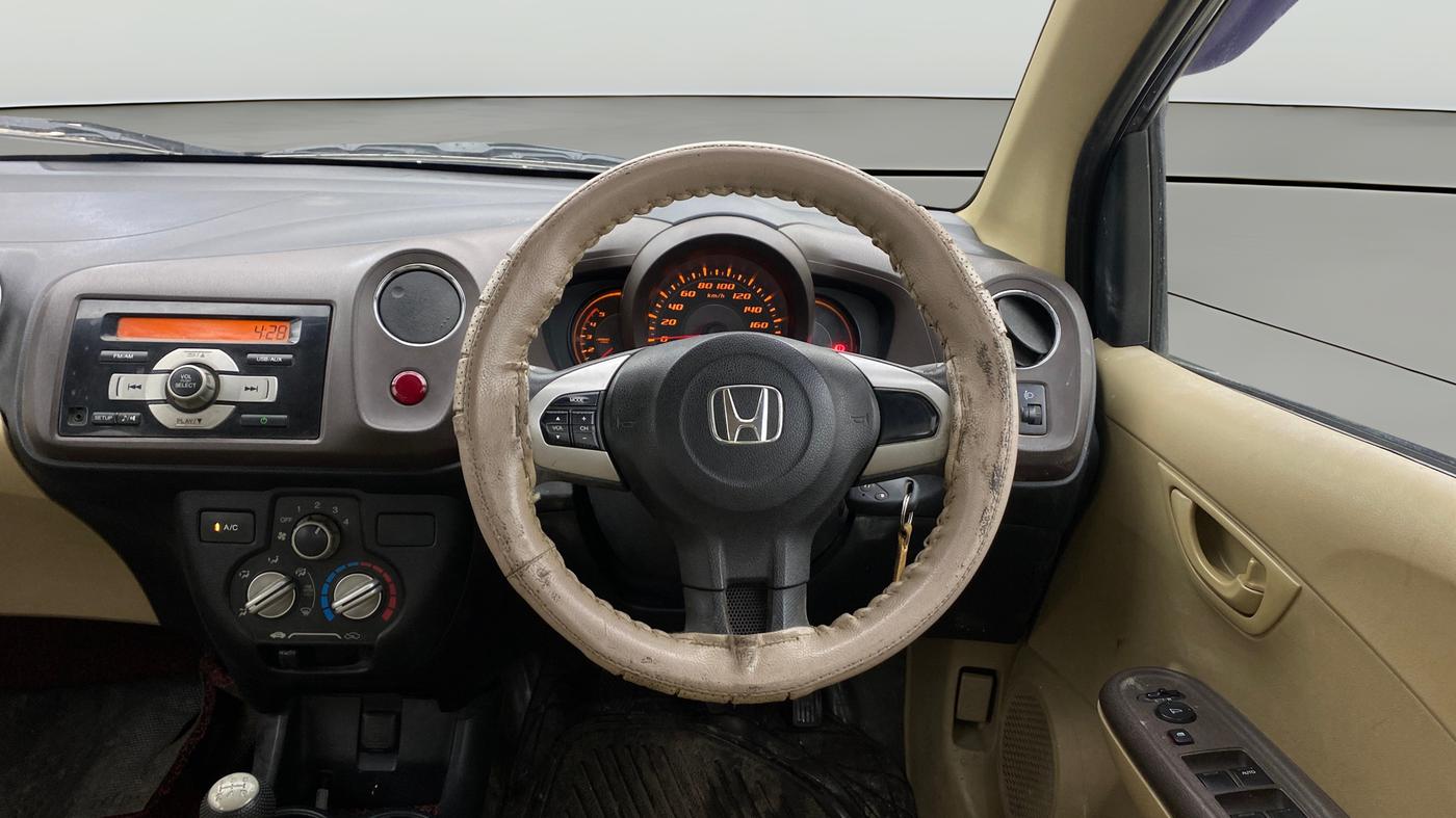 2013 Honda Amaze 1.5L I-DTEC S, Diesel, Manual, 1,10,807 km, Steering Wheel Close Up