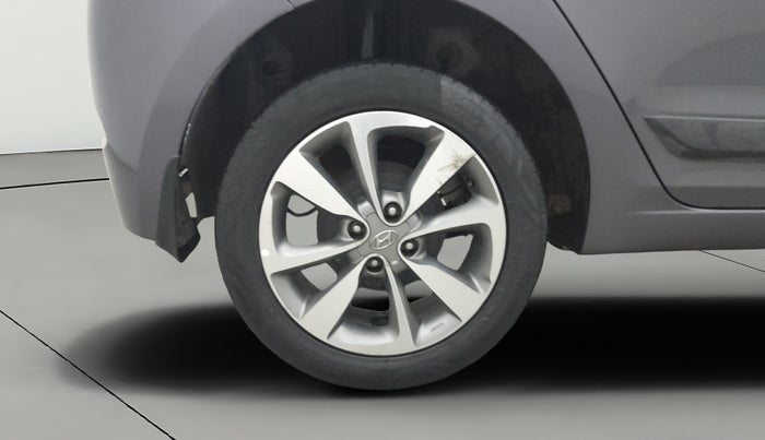 2015 Hyundai Elite i20 SPORTZ 1.2 (O), Petrol, Manual, 45,599 km, Right Rear Wheel