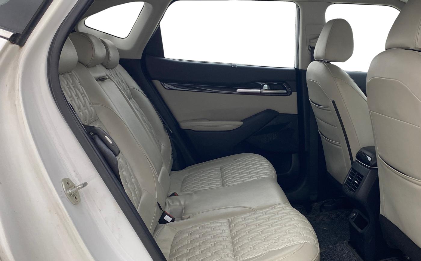 2020 KIA SELTOS HTX 1.5 PETROL, Petrol, Manual, 1,03,939 km, Right Side Rear Door Cabin