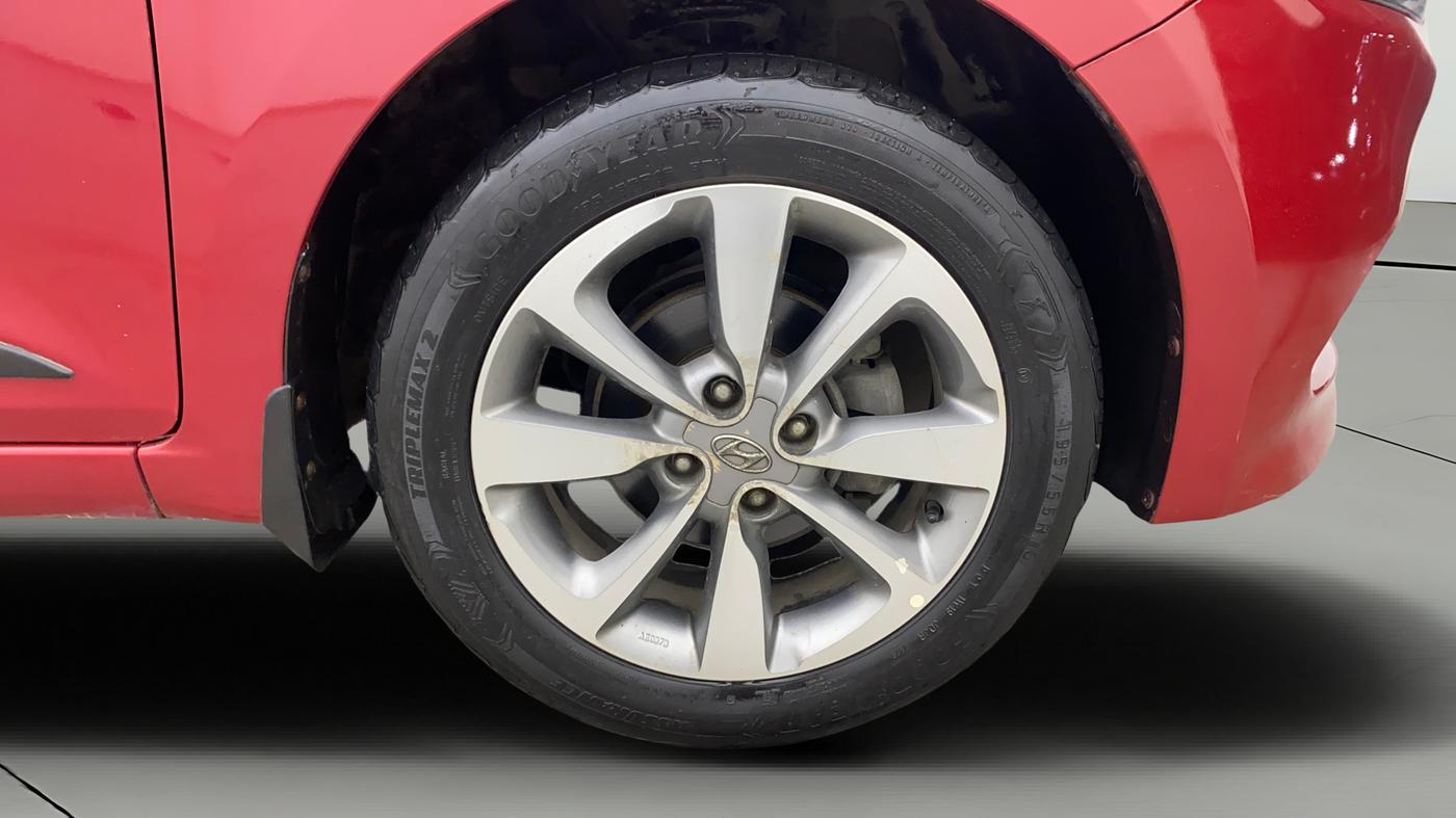 2017 Hyundai Elite i20 ASTA 1.2 (O), Petrol, Manual, 65,720 km, Right Front Wheel