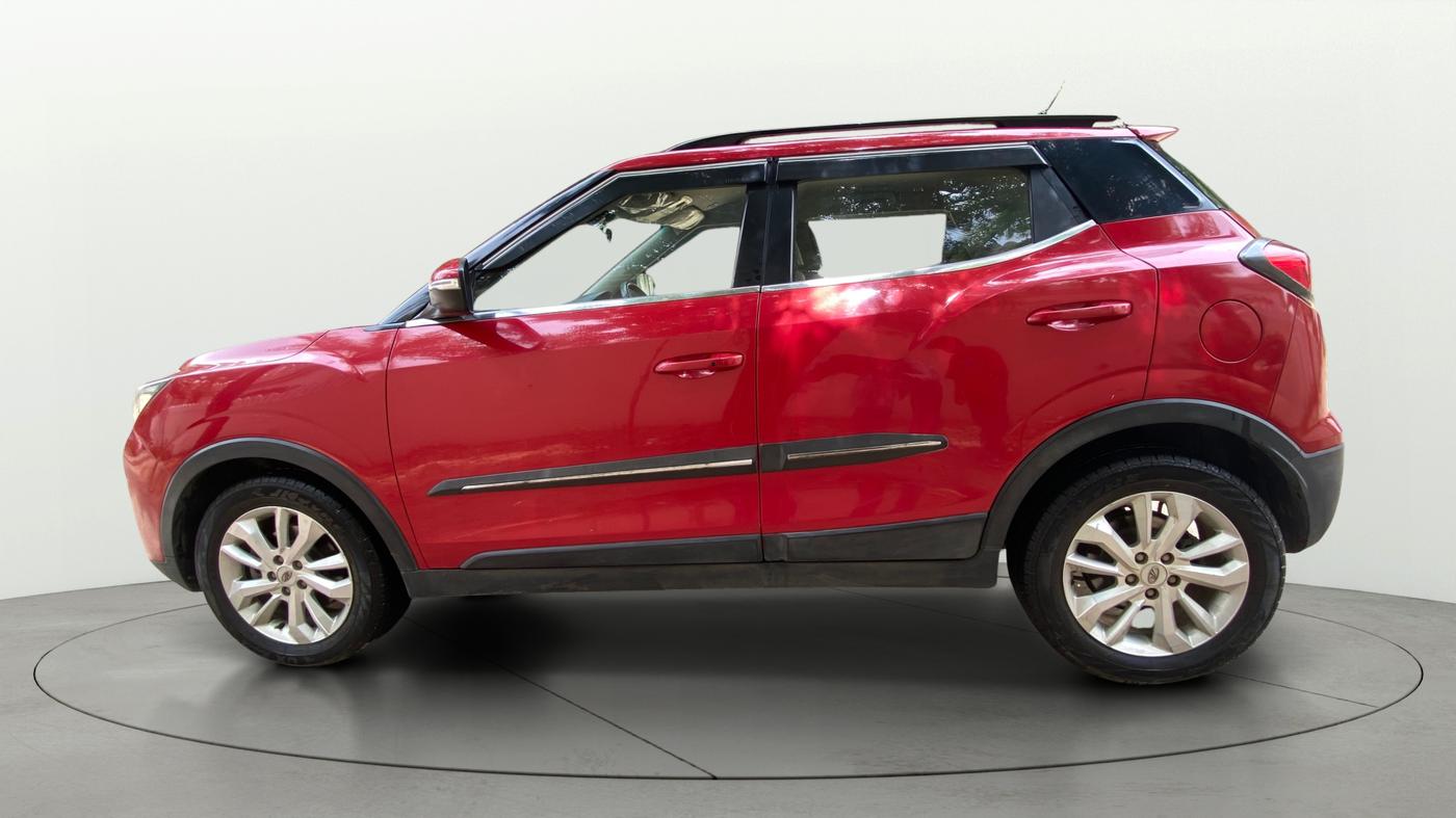 2019 Mahindra XUV300 W8 1.5 DIESEL AMT, Diesel, Automatic, 1,02,026 km, Left Side