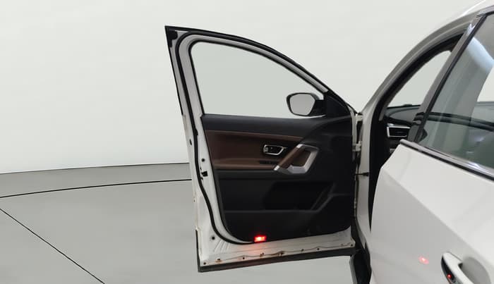2021 Tata Harrier XZ 2.0L, Diesel, Manual, 1,20,404 km, LHS Front Door