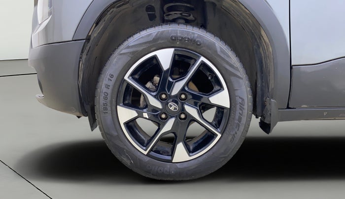 2021 Tata PUNCH CREATIVE AMT 1.2 RTN DUAL TONE, Petrol, Automatic, 43,489 km, Left Front Wheel