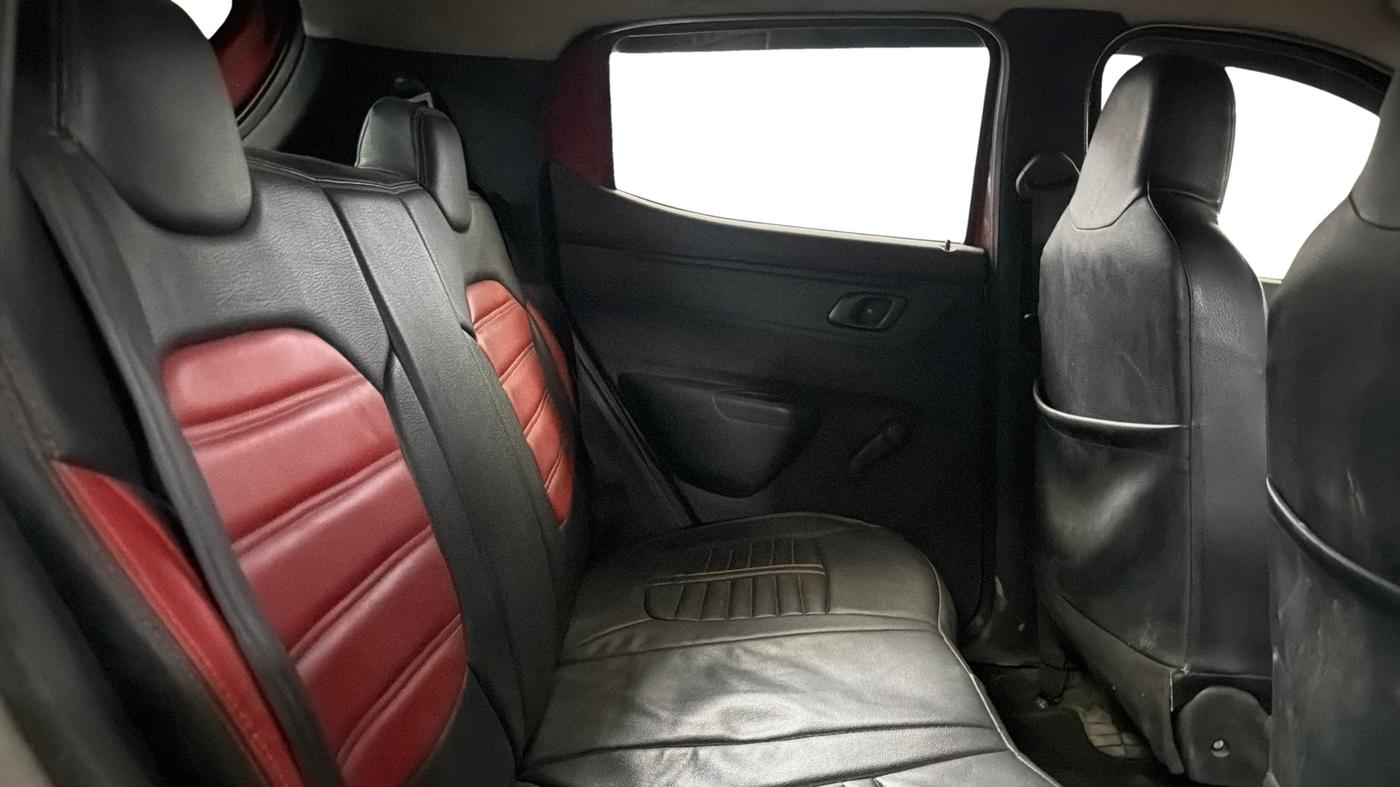2018 Renault Kwid RXL 1.0, CNG, Manual, 49,487 km, Right Side Rear Door Cabin