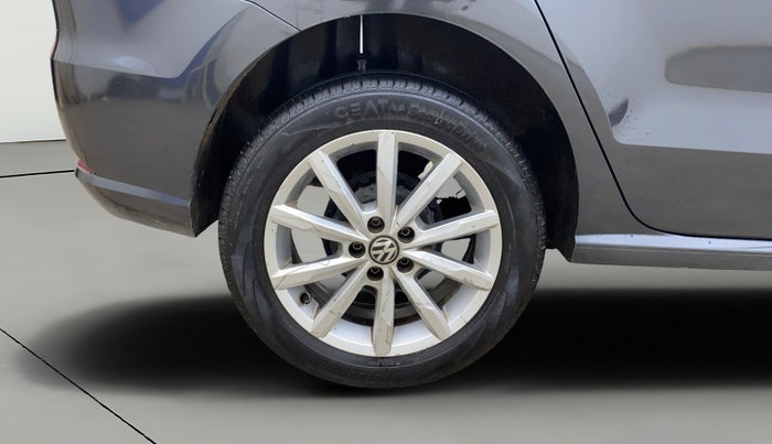 2018 Volkswagen Ameo HIGHLINE PLUS 1.5L AT 16 ALLOY, Diesel, Automatic, 1,09,788 km, Right Rear Wheel