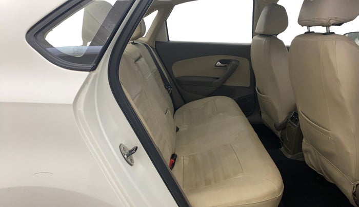 2014 Skoda Rapid ELEGANCE 1.6 MPI MT, Petrol, Manual, 1,07,359 km, Right Side Rear Door Cabin