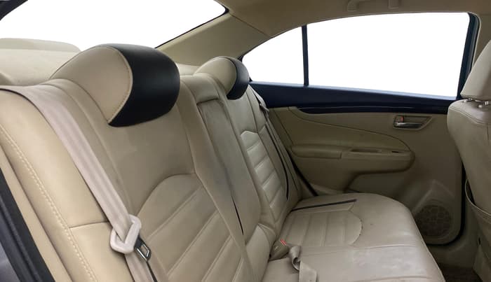 2016 Maruti Ciaz VXI, Petrol, Manual, 42,786 km, Right Side Rear Door Cabin