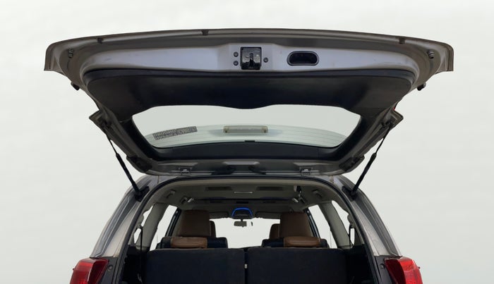 2017 Toyota Innova Crysta 2.7 ZX AT 7 STR, Petrol, Automatic, 61,710 km, Boot Door Open