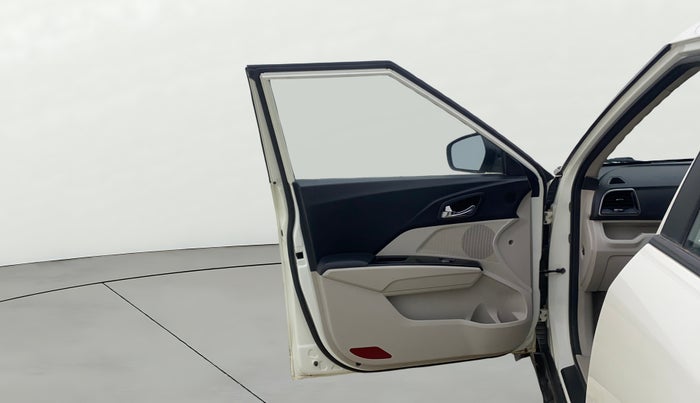 2021 Mahindra XUV300 W8 1.5 DIESEL, Diesel, Manual, 1,28,080 km, LHS Front Door