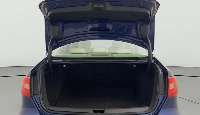 2014 Volkswagen Jetta HIGHLINE TDI, Diesel, Manual, 70,639 km, Boot Open Zoomed View