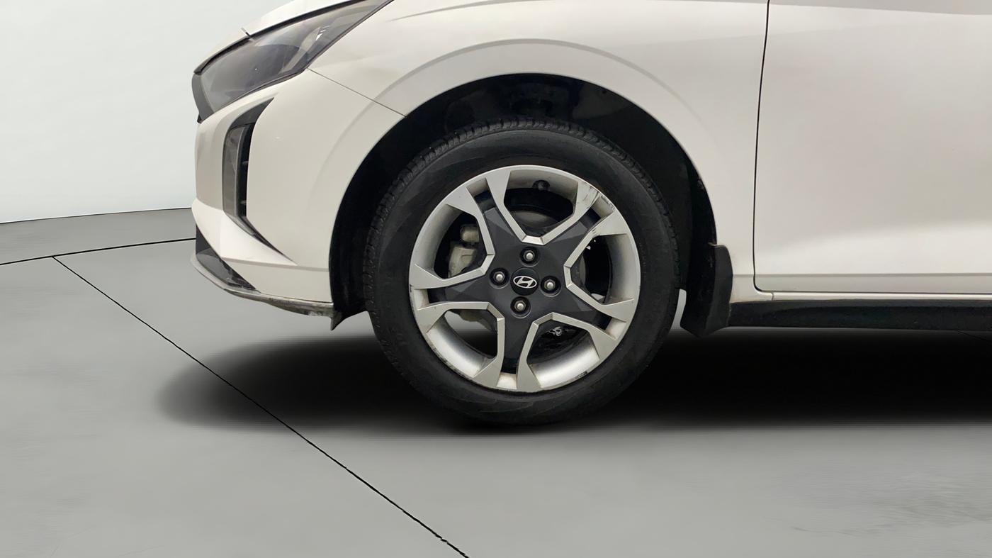2025 Hyundai NEW I20 SPORTZ 1.2 MT, Petrol, Manual, 23,389 km, Left Front Wheel