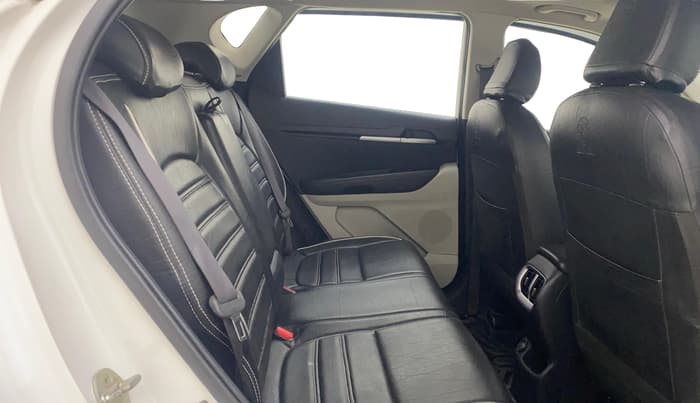 2020 KIA SONET HTX 1.5, Diesel, Manual, 90,574 km, Right Side Rear Door Cabin