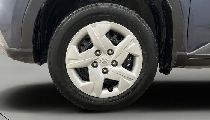 2022 Hyundai VENUE S 1.2, Petrol, Manual, 28,731 km, Left Front Wheel