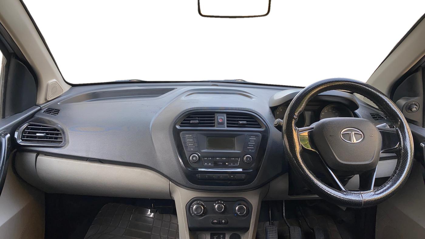 2018 Tata Tiago XT PETROL, Petrol, Manual, 38,109 km, Dashboard