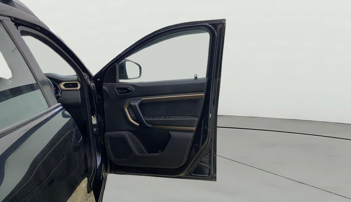 2023 Renault Kiger RXT (O) TURBO CVT, Petrol, Automatic, 18,987 km, RHS Front Door