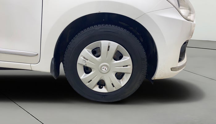 2018 Maruti Dzire VXI AMT, CNG, Automatic, 1,46,610 km, Right Front Wheel