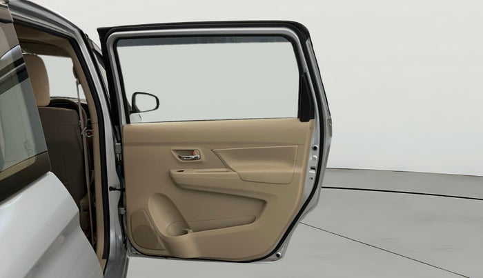 2023 Toyota RUMION V AT , Petrol, Automatic, 7,062 km, RHS Rear Door