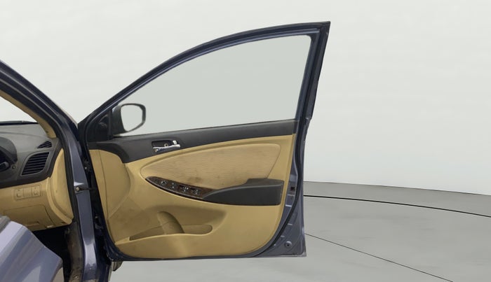 2014 Hyundai Verna FLUIDIC 1.6 VTVT SX OPT, Petrol, Manual, 99,204 km, RHS Front Door