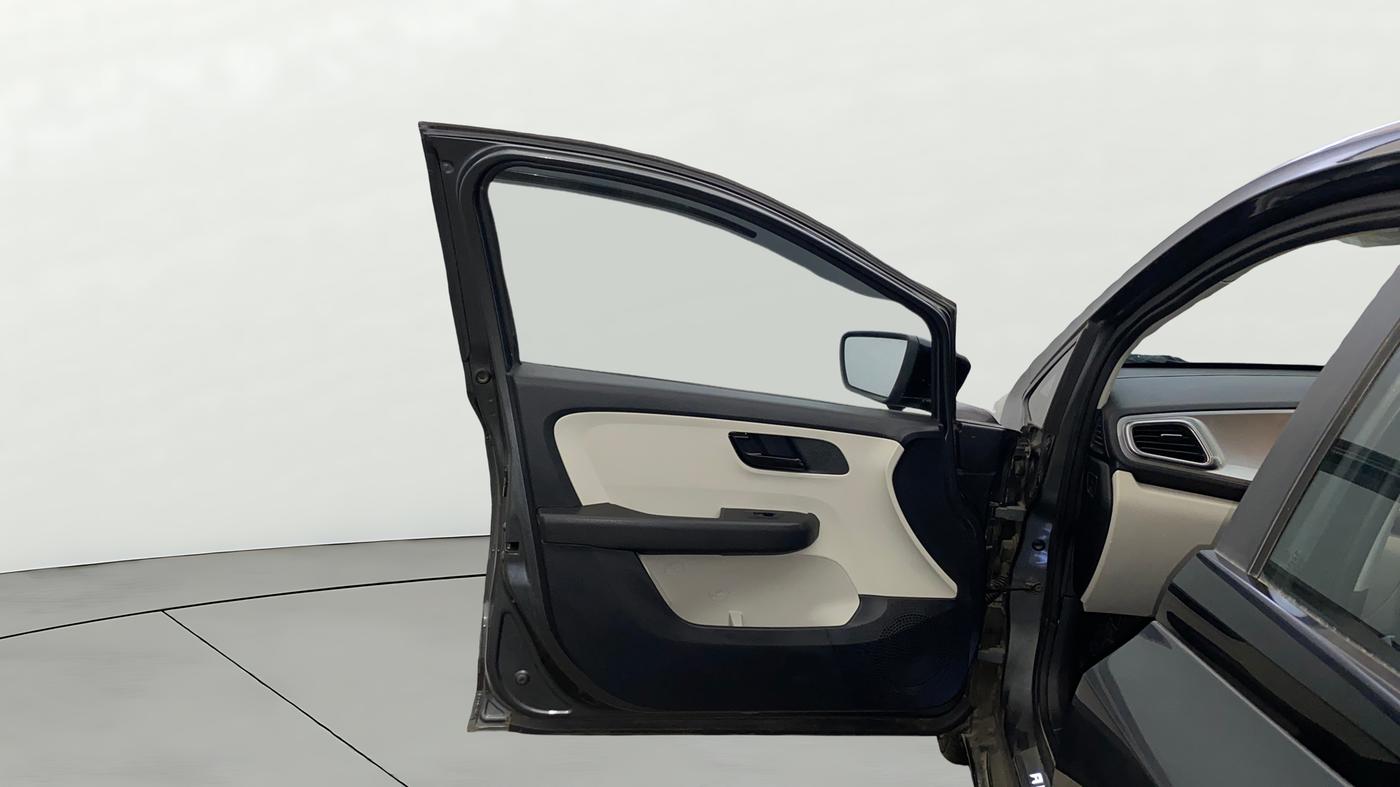 2024 Tata ALTROZ XM PLUS PETROL, Petrol, Manual, 42,134 km, LHS Front Door