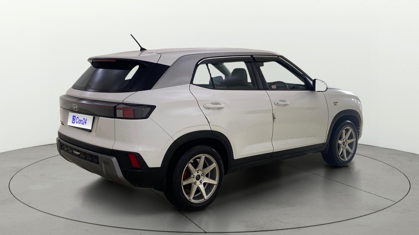 2025 Hyundai Creta E 1.5 PETROL, CNG, Manual, 10,365 km, Right Back Diagonal
