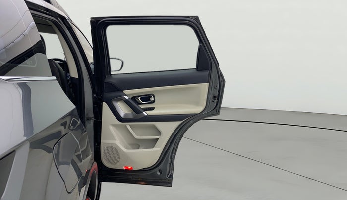 2022 Tata Safari XZ, Diesel, Manual, 64,046 km, RHS Rear Door