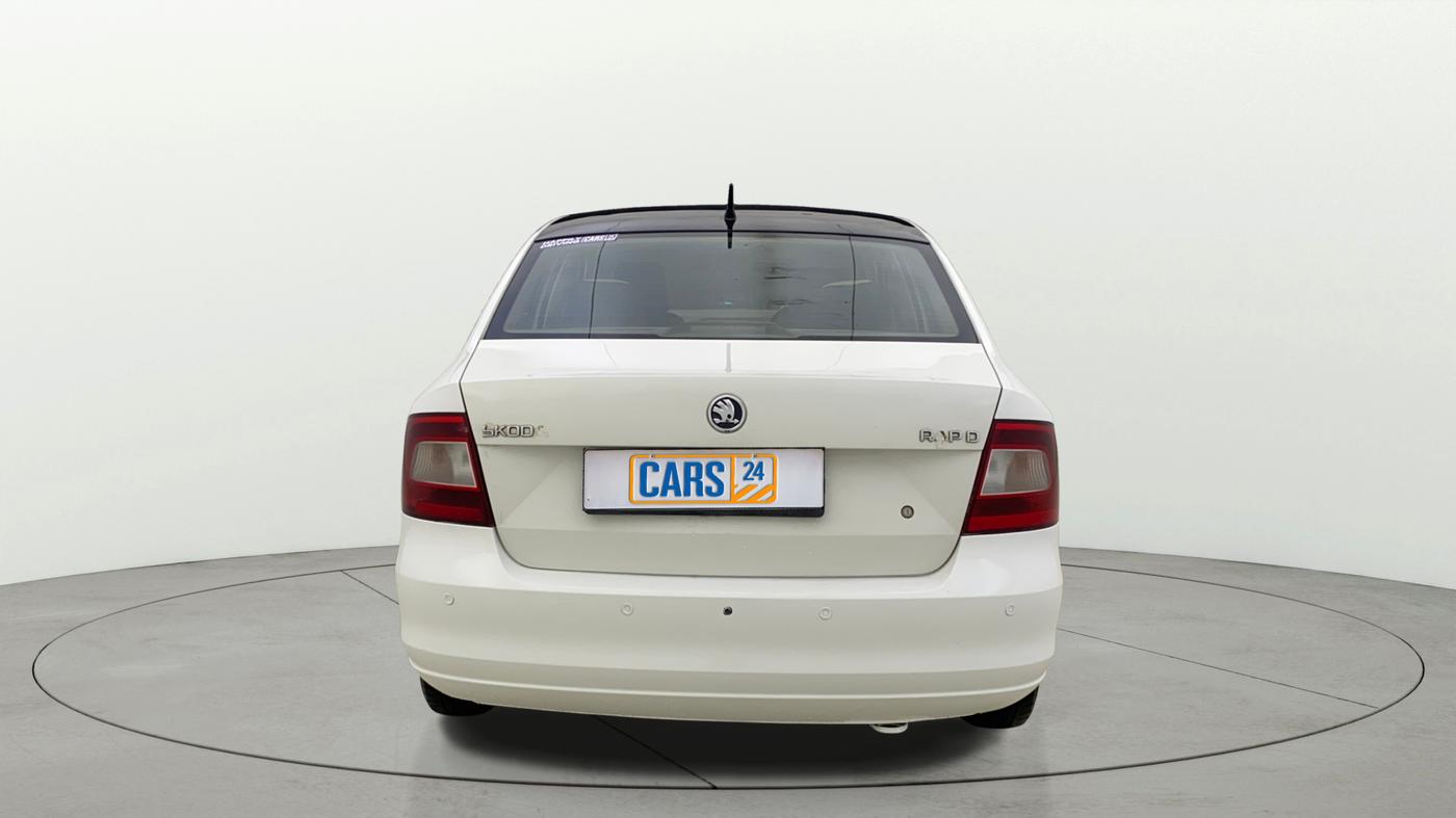 2013 Skoda Rapid AMBITION 1.6 MPI MT PLUS, Petrol, Manual, 83,954 km, Back/Rear