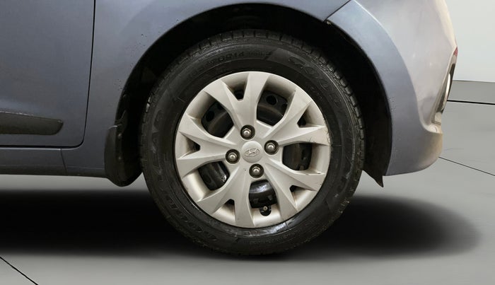 2014 Hyundai Grand i10 SPORTZ AT 1.2 KAPPA VTVT, Petrol, Automatic, 47,800 km, Right Front Wheel