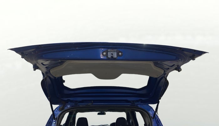 2020 Renault TRIBER RXZ, Petrol, Manual, 70,016 km, Boot Door Open