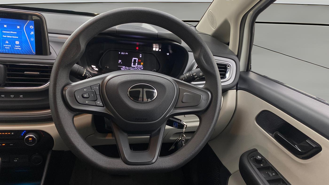2025 Tata ALTROZ XMA PLUS PETROL, Petrol, Manual, 7,665 km, Steering Wheel Close Up