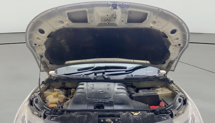 2016 Mahindra XUV500 W6, Diesel, Manual, 89,770 km, Open Bonet