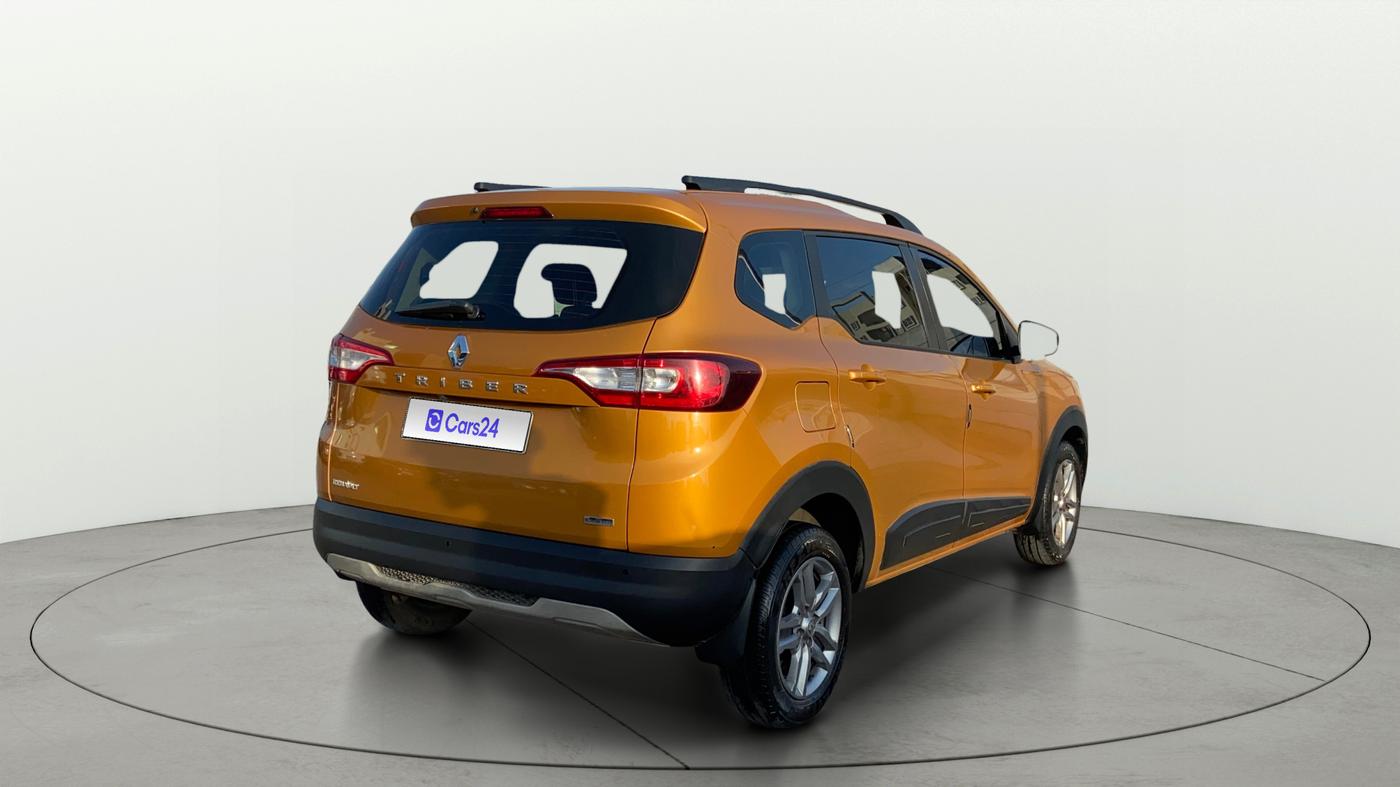 2022 Renault TRIBER RXZ AMT, Petrol, Automatic, 29,665 km, Right Back Diagonal